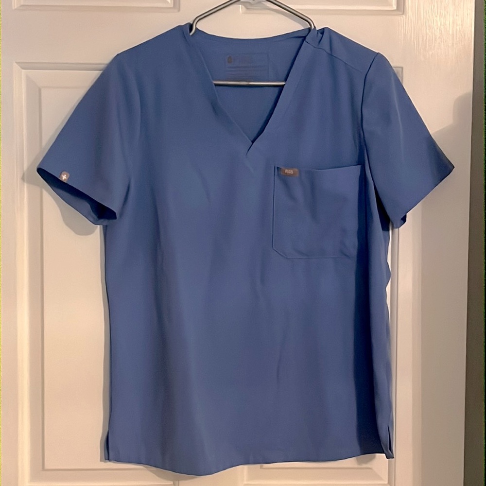 Fig ceil blue M top